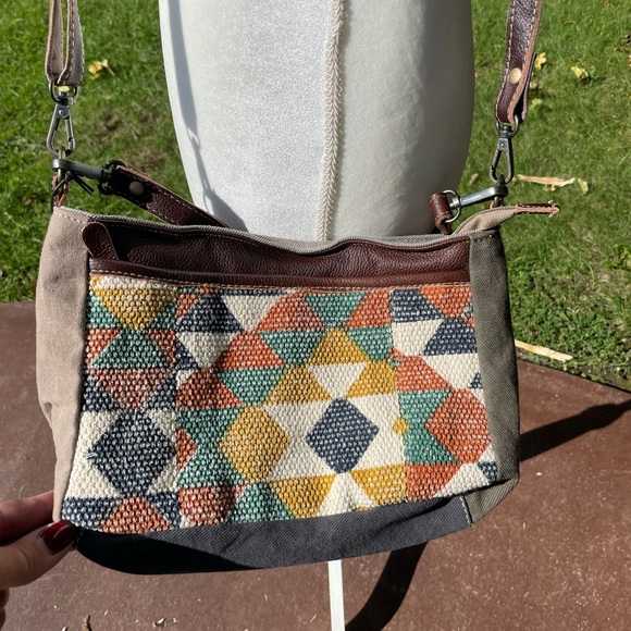 Beautiful Aztec NWT Myra bag genuine leather - Picture 2 of 4